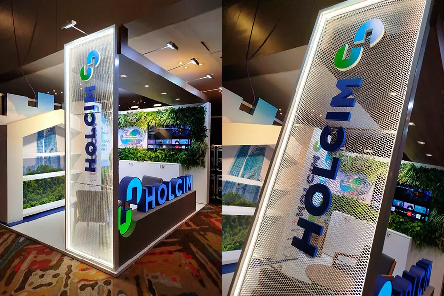 Stand corporativo de Holcim diseñado y construido por Saconi Folco Stands para ExpoConstruir Argentina.